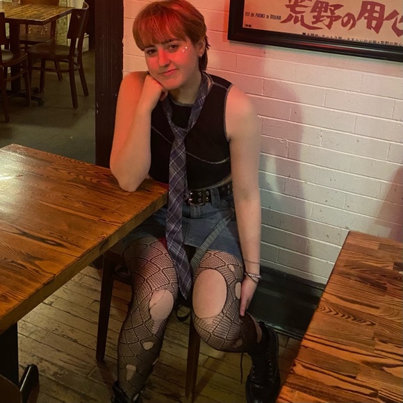 CONTRAST STITCH RACER CROP TOP - Picture 3 of 6